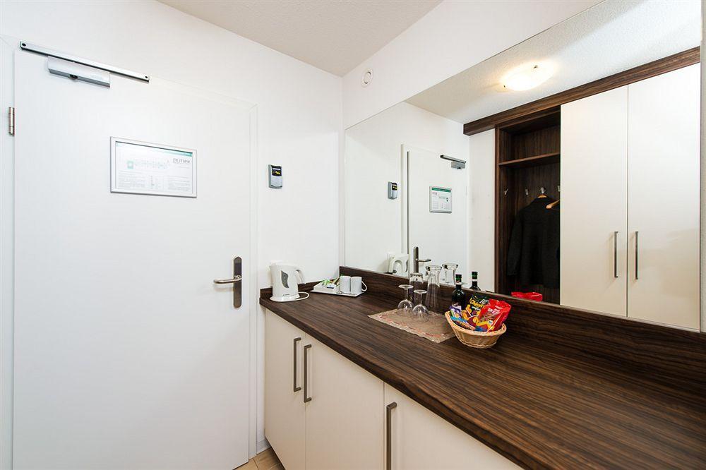 4Mex Hotel & Living Munchen Bagian luar foto